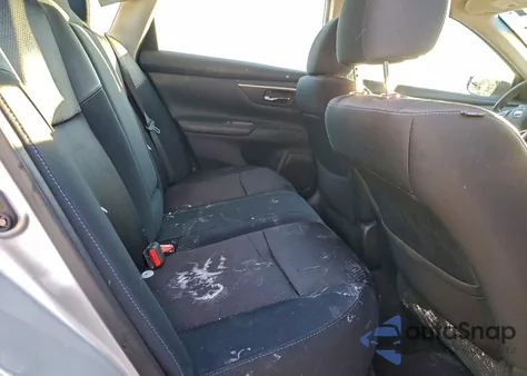 2016 Nissan Altima 2.5 z USA, uszkodzony, nr VIN 1N4AL3AP0GC233383